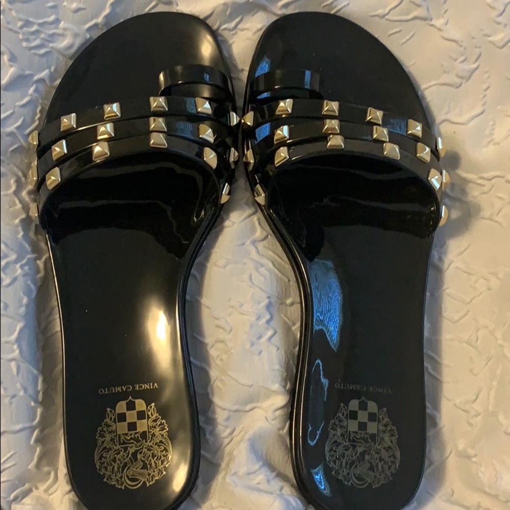 Brand new never worn Vince sandals